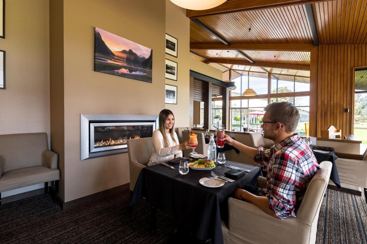 Distinction Te Anau Hotel & Villas Экстерьер фото