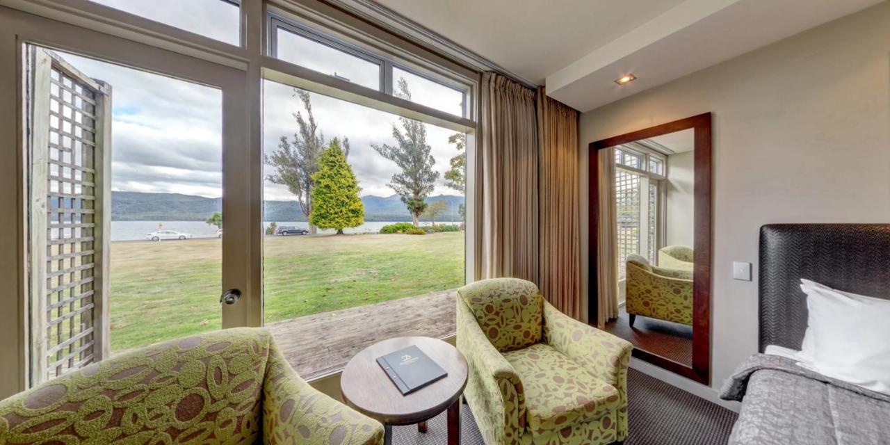 Distinction Te Anau Hotel & Villas Экстерьер фото