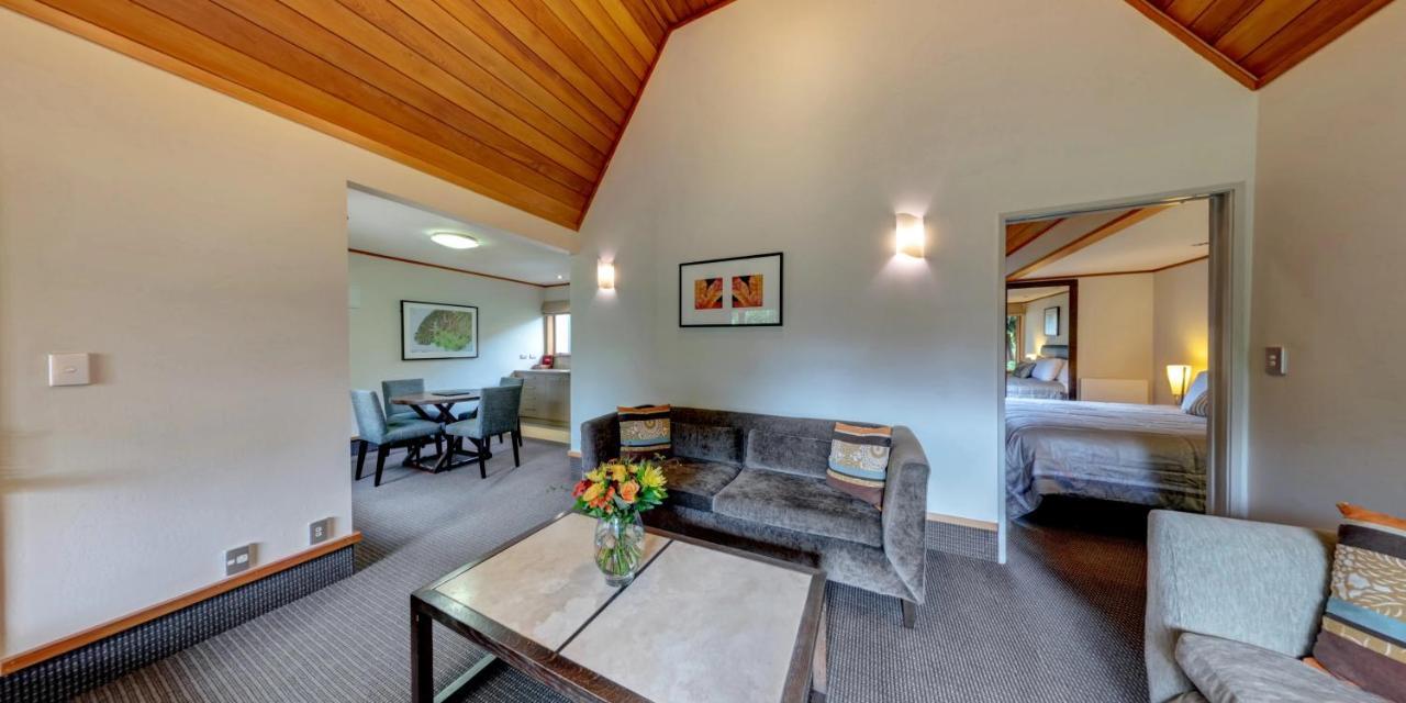 Distinction Te Anau Hotel & Villas Экстерьер фото