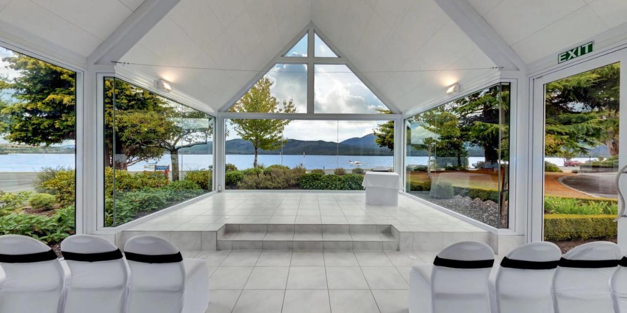 Distinction Te Anau Hotel & Villas Экстерьер фото
